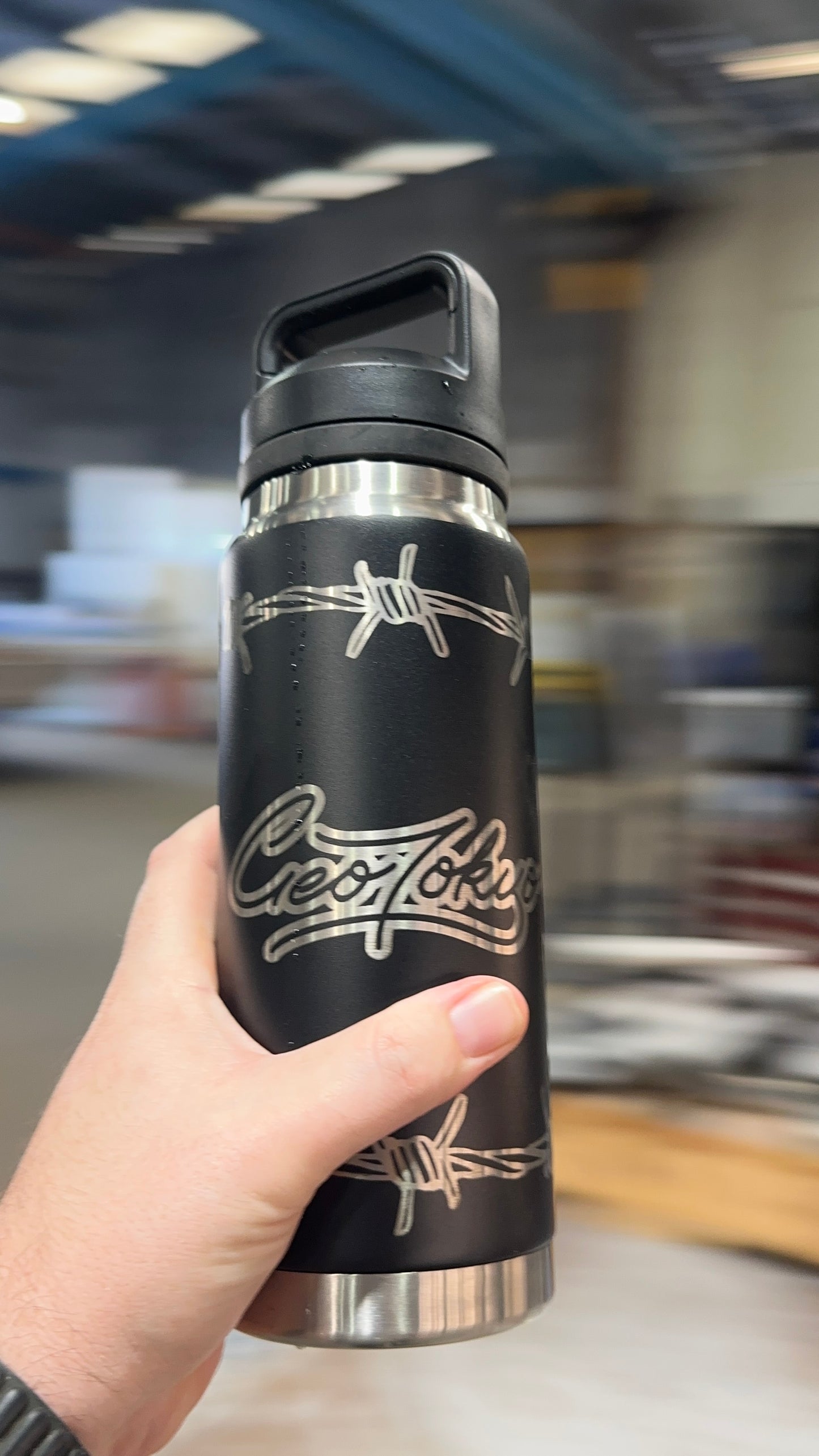 GEOTOKYO LIMITED ✧ BOTTLE WITH CHUG LID BLACK *PRE-ORDER*